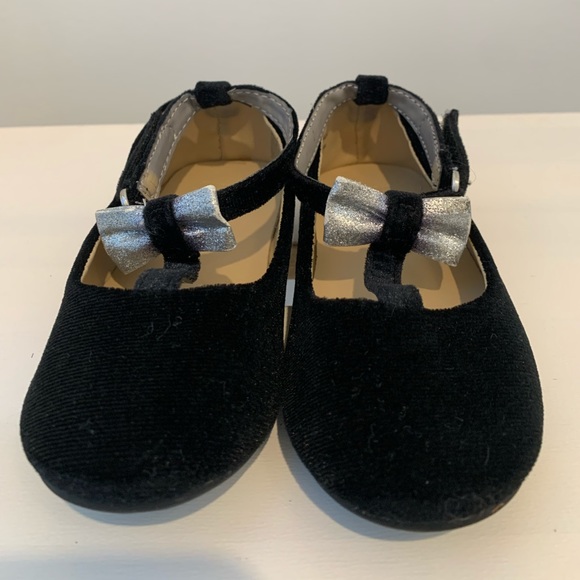 Gymboree toddler/girls black crushed velvety shoes with silver bow. Size 7 - Picture 7 of 9